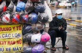 40 năm trời vá áo mưa