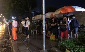 Triệu tập hai thanh niên đánh phóng viên tìm hiểu vụ áo mưa 1 triệu