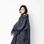Áo mưa liền thân dáng dài